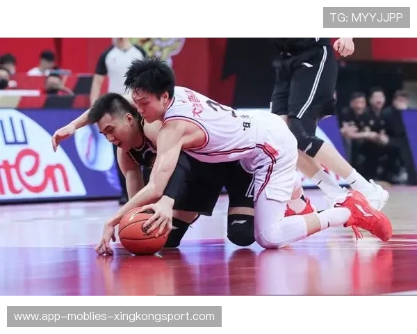 CBA 裁判抢戏!连续争议判罚引球迷暴怒 CBA 裁判抢戏!连续争议判罚引球迷暴怒